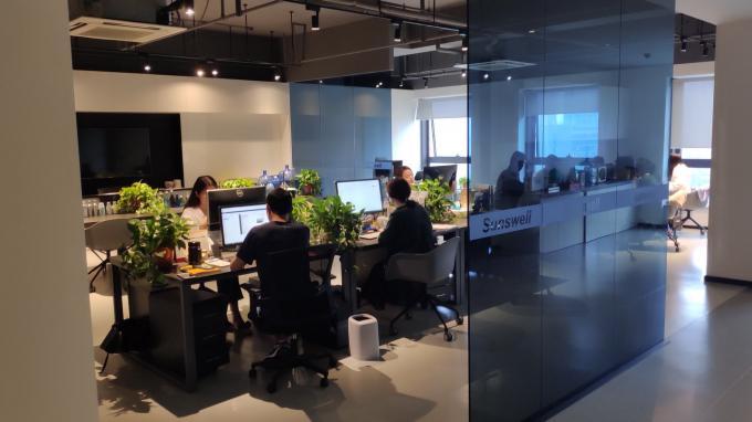 Hochgeschwindigkeits-Automatik 3 in 1 Gasgetränk Kohlensäurehaltiges Getränk Füllmaschine Ausrüstung Glasflasche CSD-Anlage 5